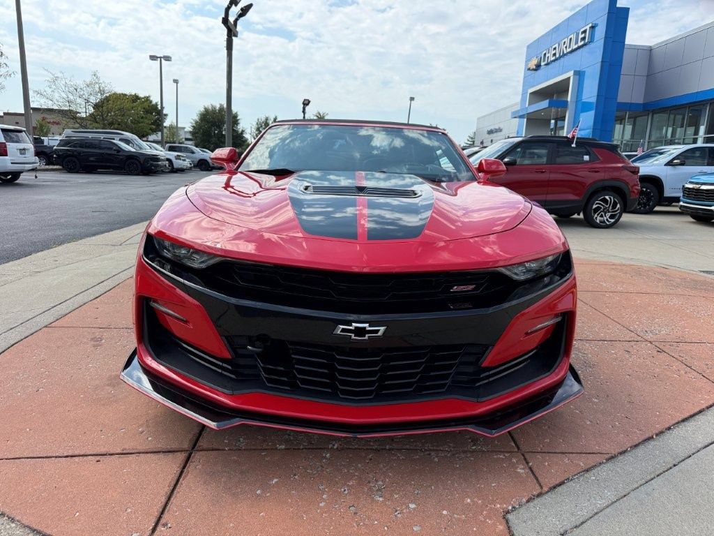 Used 2019 Chevrolet Camaro SS RWD image 2