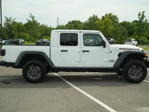 New 2026 Jeep Gladiator Mojave w/ Steel Bumper Group AWD/4WD image 8