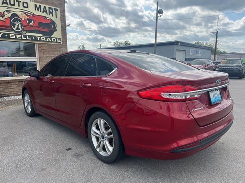 Used 2018 Ford Fusion SE w/ Fusion SE Technology Package image 4