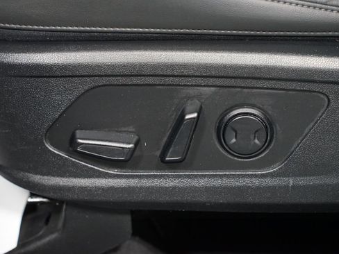 Used 2025 Kia Sorento SX image 36