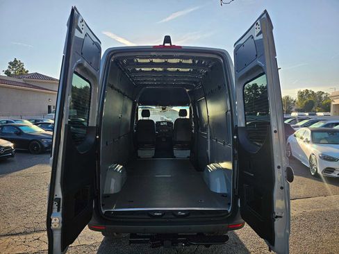 New 2026 Mercedes-Benz Sprinter 2500 image 17