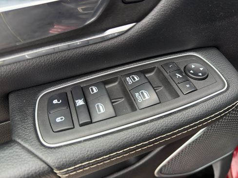 Used 2022 RAM 1500 Laramie w/ Sport Appearance Package AWD/4WD image 12