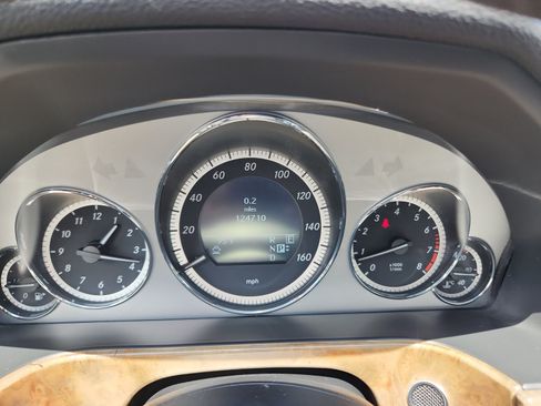 Used 2011 Mercedes-Benz E 550 4MATIC Sedan image 10