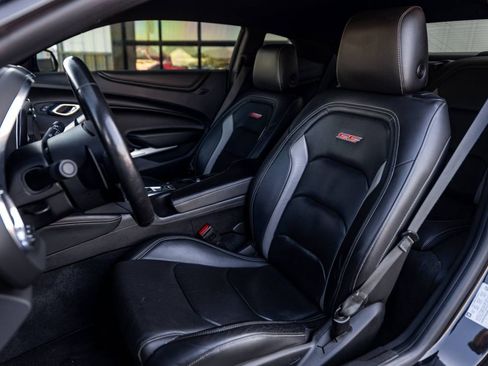 Used 2017 Chevrolet Camaro SS RWD image 8