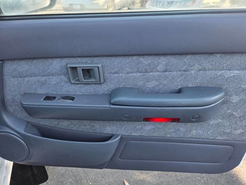 Used 2000 Toyota Tacoma PreRunner image 8