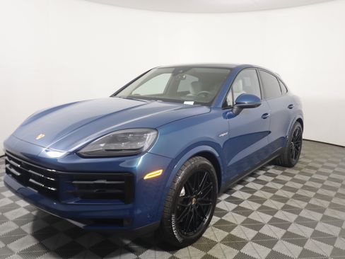 Used 2026 Porsche Cayenne E-Hybrid Coupe AWD/4WD image 11