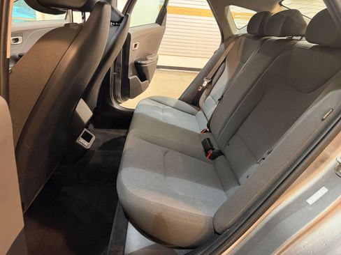 Used 2025 Kia K4 FWD image 25