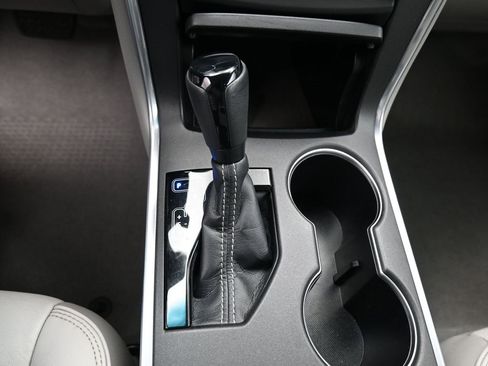 Used 2016 Toyota Camry XLE image 26