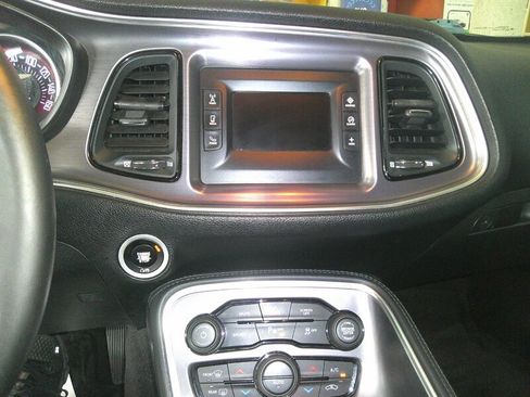 Used 2017 Dodge Challenger R/T w/ Driver Convenience Group RWD image 20