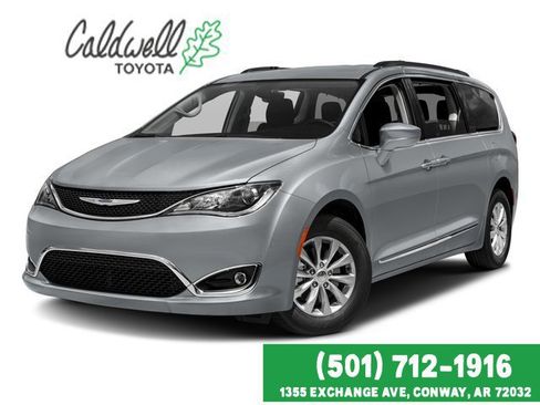 Used 2017 Chrysler Pacifica Touring Plus w/ Tire & Wheel Group FWD image 2
