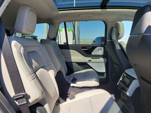 New 2026 Lincoln Aviator Reserve image 17