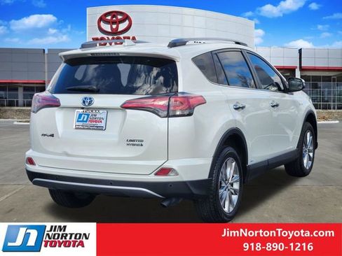 Used 2018 Toyota RAV4 Limited image 7