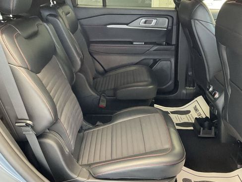 Used 2025 Ford Explorer ST-Line AWD/4WD image 14