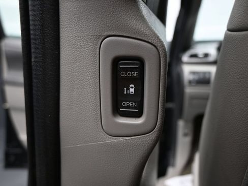 Used 2014 Honda Odyssey EX-L image 30