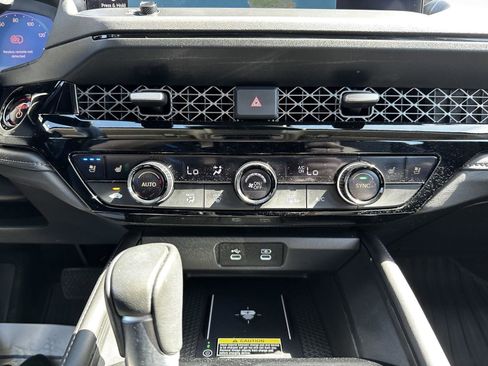 Used 2024 Honda Accord Touring image 17