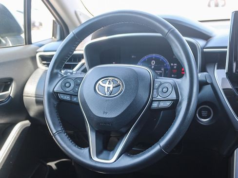 Used 2023 Toyota Corolla Cross XLE w/ Convenience Package FWD image 16