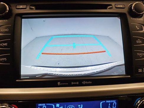 Used 2017 Toyota Highlander SE AWD/4WD image 26