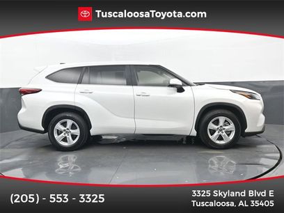 Used 2023 Toyota Highlander LE