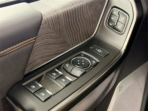 Used 2024 Ford F250 Platinum w/ FX4 Off-Road Package image 18