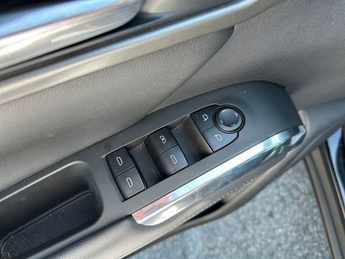Used 2025 Chevrolet Traverse LT FWD image 20