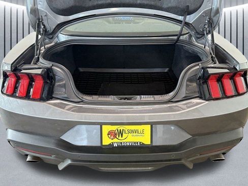 Used 2025 Ford Mustang Premium image 9