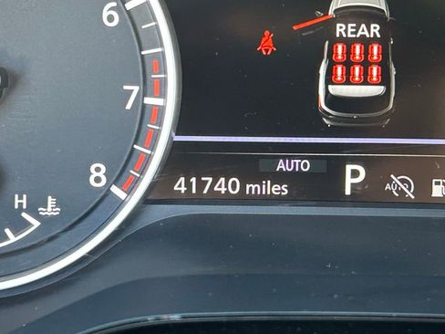 Used 2025 Nissan Pathfinder SV image 21