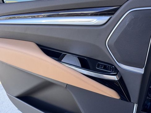 New 2026 Cadillac Escalade ESV Luxury w/ LPO, Radiant Package image 18