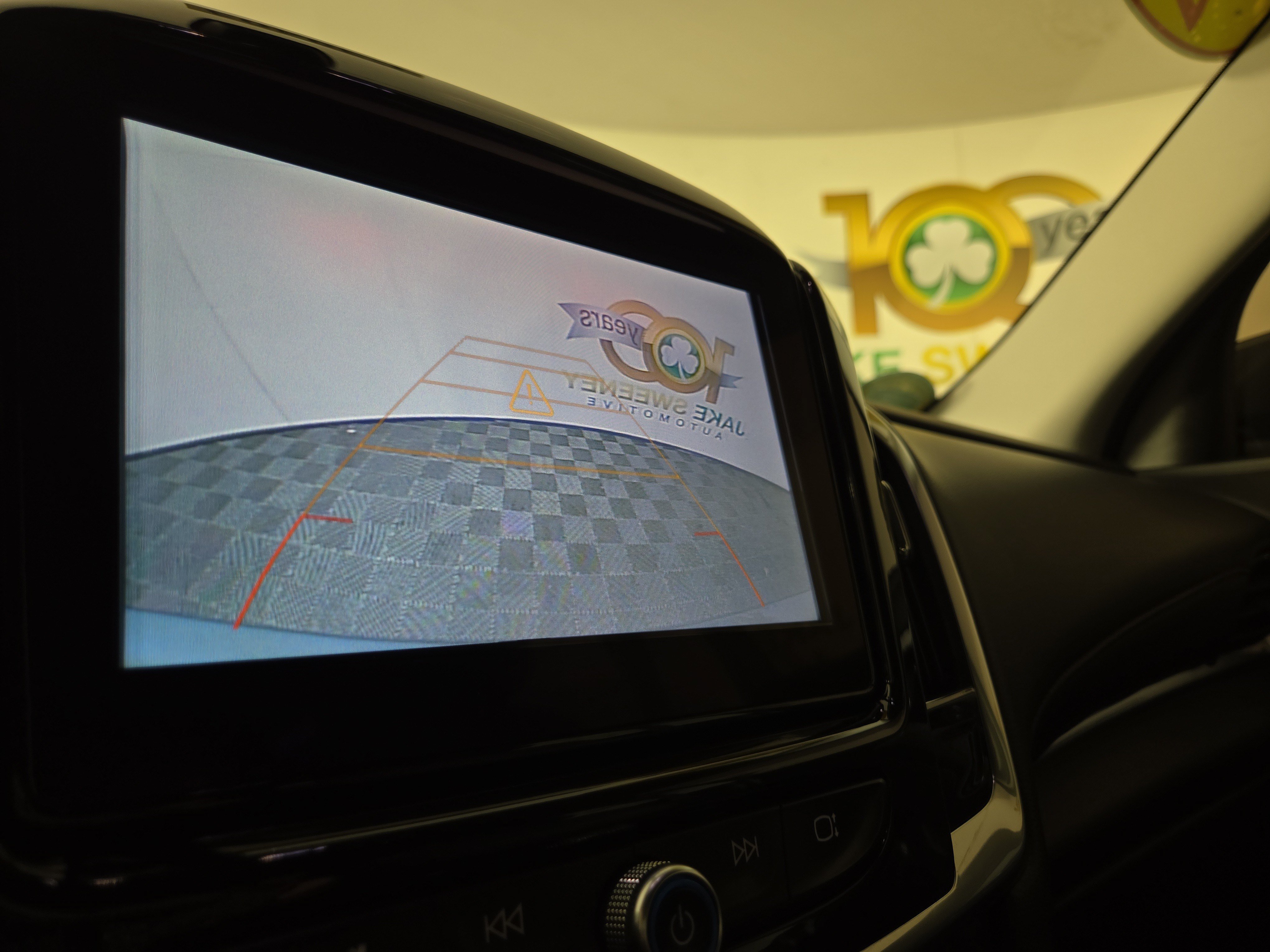 Used 2018 Chevrolet Traverse LT FWD image 21