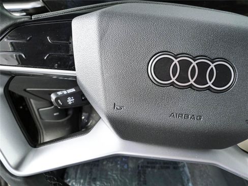 Used 2025 Audi Q5 Premium w/ Convenience Package AWD/4WD image 9