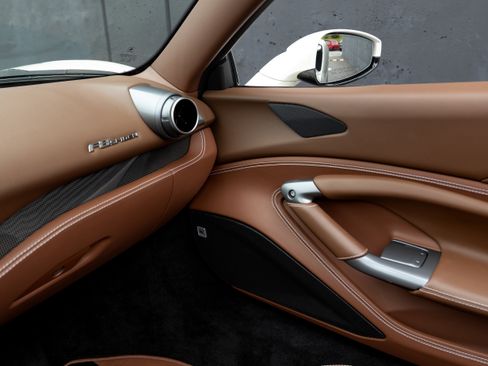 Certified 2022 Ferrari F8 Tributo image 16