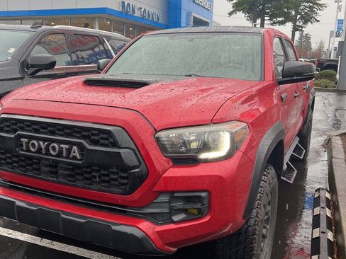 Used 2017 Toyota Tacoma TRD Pro image 1