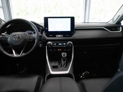 Used 2023 Toyota RAV4 XLE Premium AWD/4WD image 20