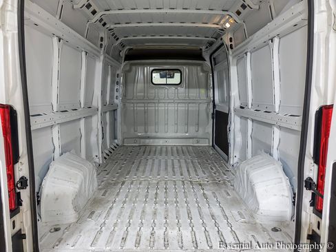 Used 2023 RAM ProMaster 2500 FWD image 15