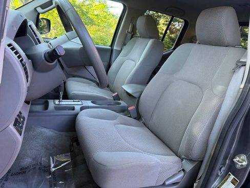 Used 2016 Nissan Frontier SV AWD/4WD image 9