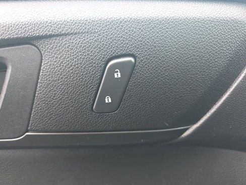 Used 2013 GMC Acadia SLE image 24