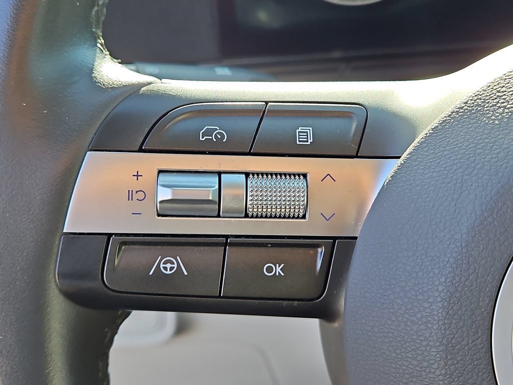 Used 2025 Hyundai Kona SEL FWD image 26
