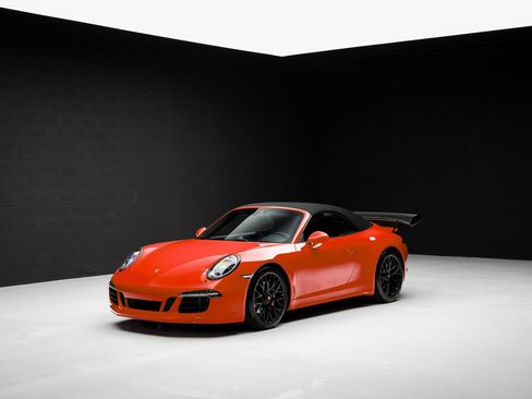 Used 2016 Porsche 911 Carrera GTS w/ GTS Interior Package RWD image 4