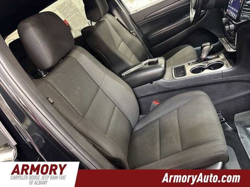 Used 2020 Jeep Grand Cherokee Laredo w/ 18" Wheel & 8.4" Radio Group image 37