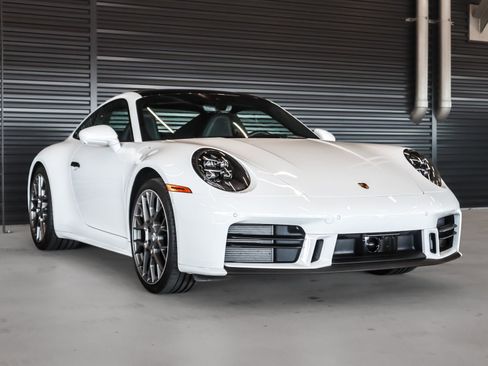 Used 2025 Porsche 911 Carrera image 7