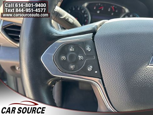 Used 2022 Chevrolet Traverse LT FWD image 17