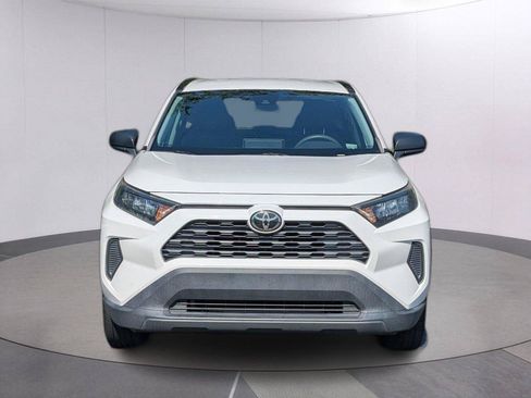 Used 2019 Toyota RAV4 LE FWD image 10