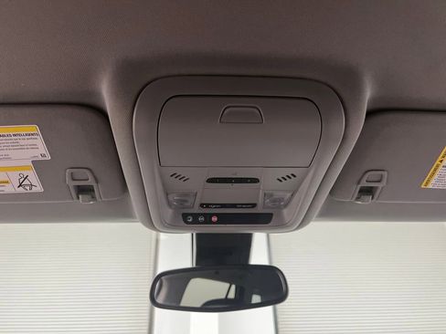 Used 2024 GMC Terrain SLT image 57