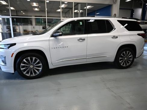 Used 2022 Chevrolet Traverse Premier w/ LPO, Floor Liner Package AWD/4WD image 7