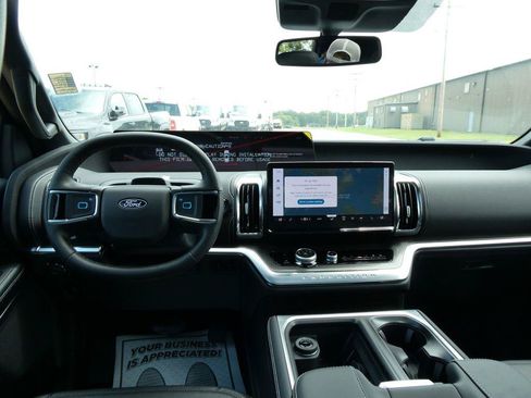 New 2027 Ford Expedition Platinum w/ Stealth Appearance Package AWD/4WD image 16