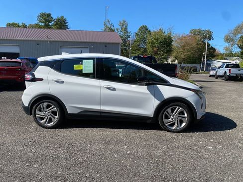 Used 2023 Chevrolet Bolt LT image 4