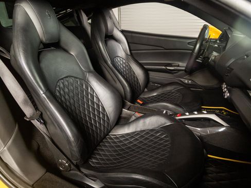 Used 2016 Ferrari 488 GTB RWD image 32