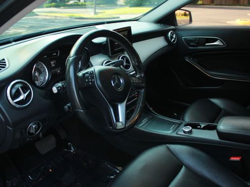Used 2015 Mercedes-Benz GLA 250 image 10