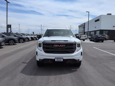 Used 2024 GMC Sierra 1500 AT4 w/ Technology Package AWD/4WD image 2