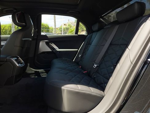 New 2026 BMW 740i w/ Premium Package RWD image 9