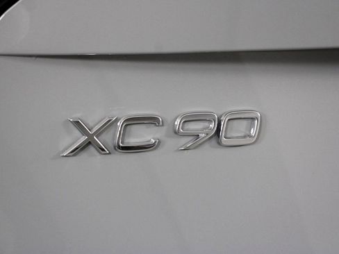 Certified 2026 Volvo XC90 B6 Core image 19